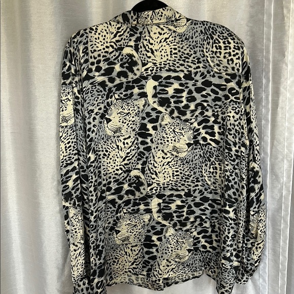 Vintage 100% Silk Leopard Print Button Down Shirt - Picture 7 of 7